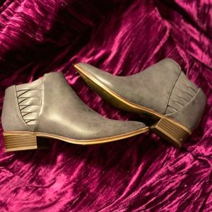 Candies faux leather slate colored booties, sz 9